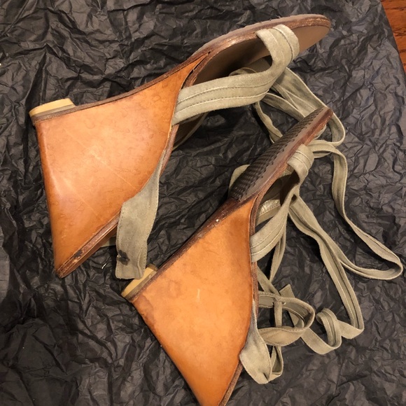 Loewe Khaki suede lace up Sandals - Picture 5 of 7